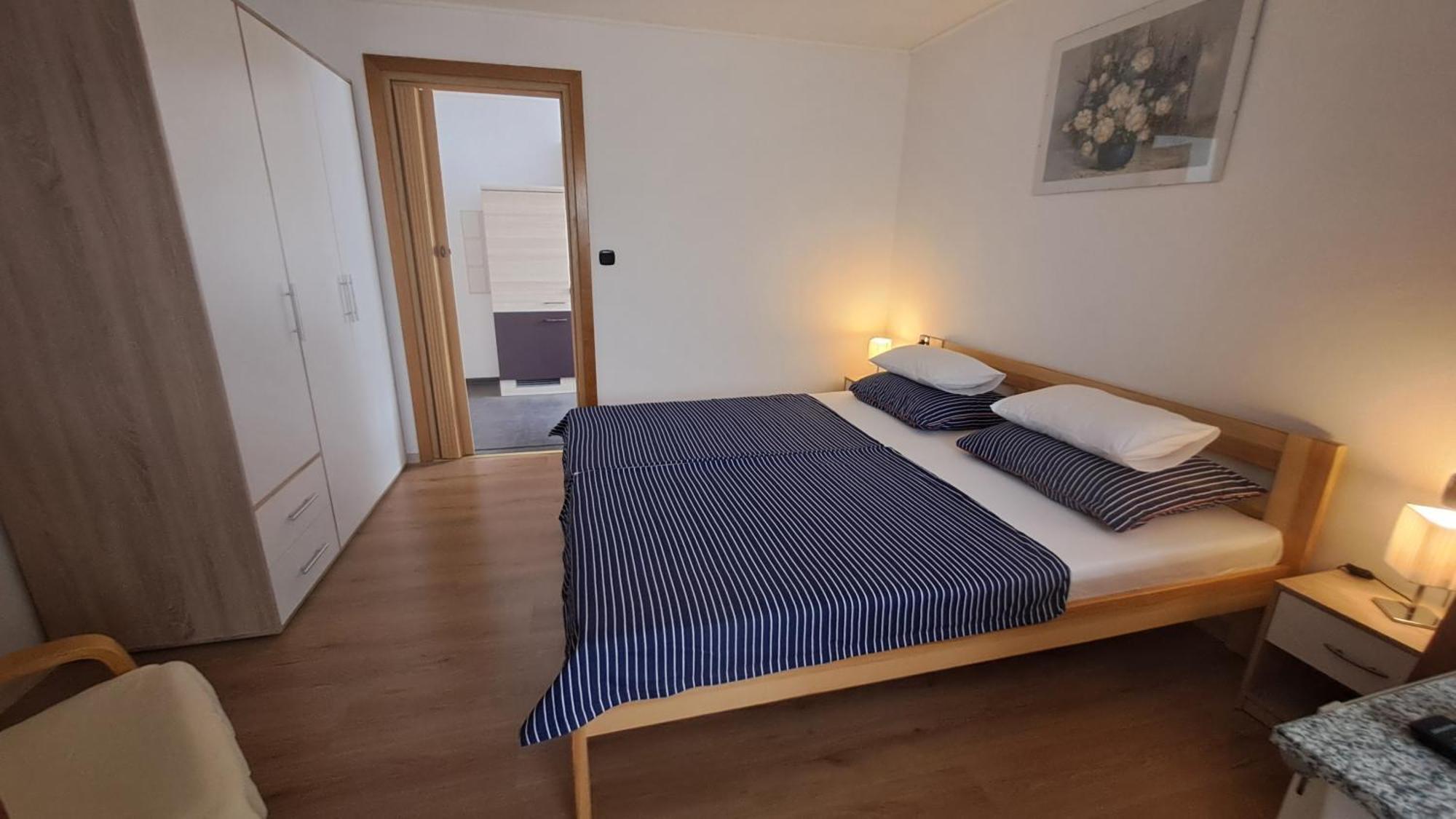 Studio Apartments Maslinik 克尔克 外观 照片